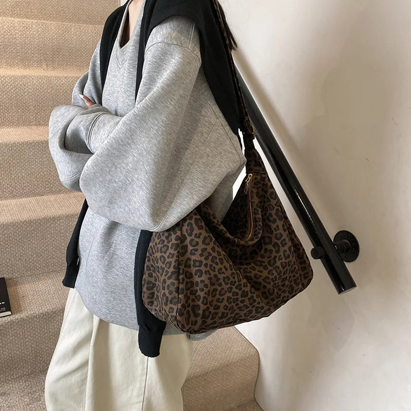 Trendige lässige weiche Textil-Damen-Umhängetasche, großes Fassungsvermögen, Leopardenmuster, Damen-Retro-Umhängetasche für Pendler und Ausflüge
