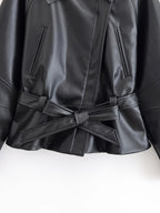 Schwarzer Kunstleder-Trenchcoat, Gürtel, lange Ärmel, Revers, Vintage-Motorradjacke, Oberbekleidung