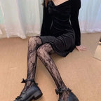 Damen Sexy Schwarz Weiß Lolita Ausgehöhlte Spitze Netzstrümpfe Mit Fuß Japanische Goth Blumen Rattan Heiße Klassische Strumpfhose