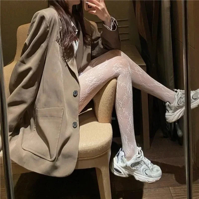Damen Sexy Schwarz Weiß Lolita Ausgehöhlte Spitze Netzstrümpfe Mit Fuß Japanische Goth Blumen Rattan Heiße Klassische Strumpfhose