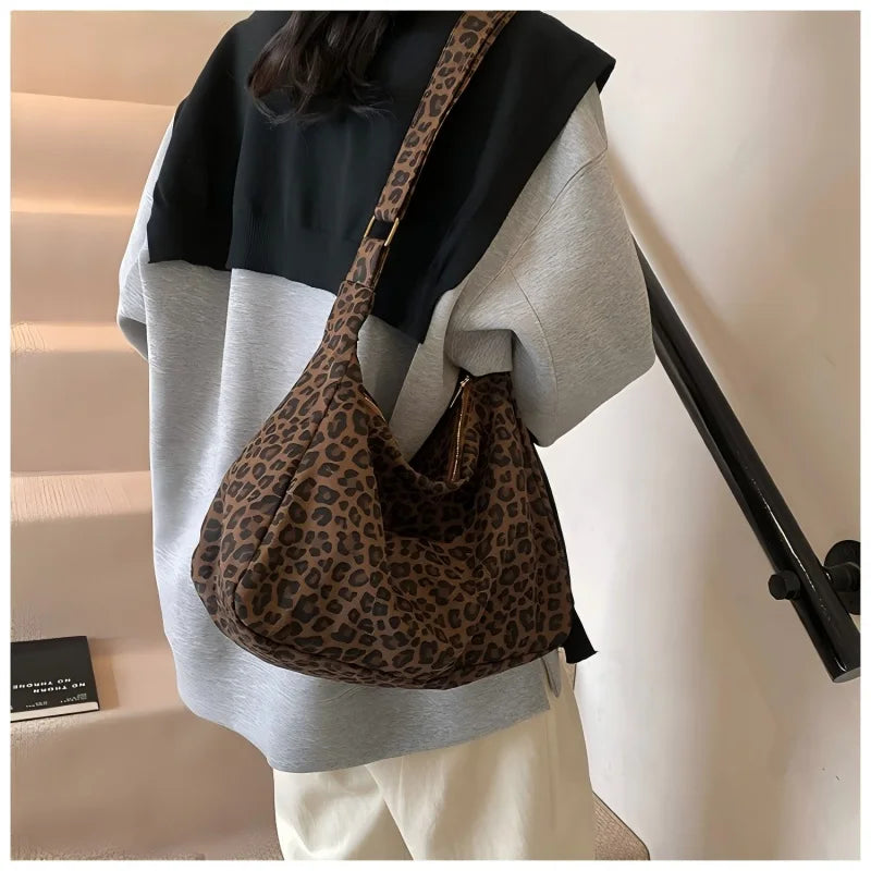 Trendige lässige weiche Textil-Damen-Umhängetasche, großes Fassungsvermögen, Leopardenmuster, Damen-Retro-Umhängetasche für Pendler und Ausflüge